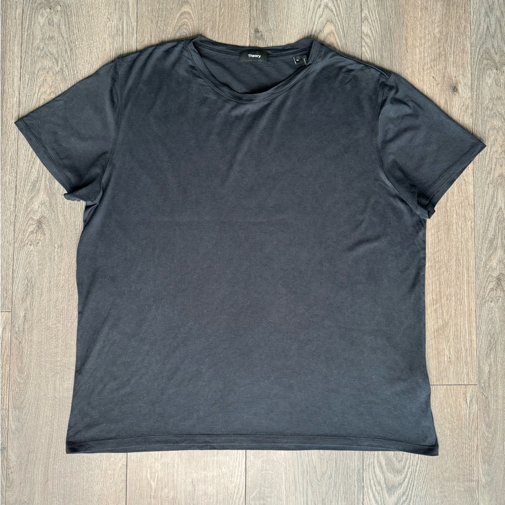 Theory T-Shirt in 70% Silk 30% Cotton